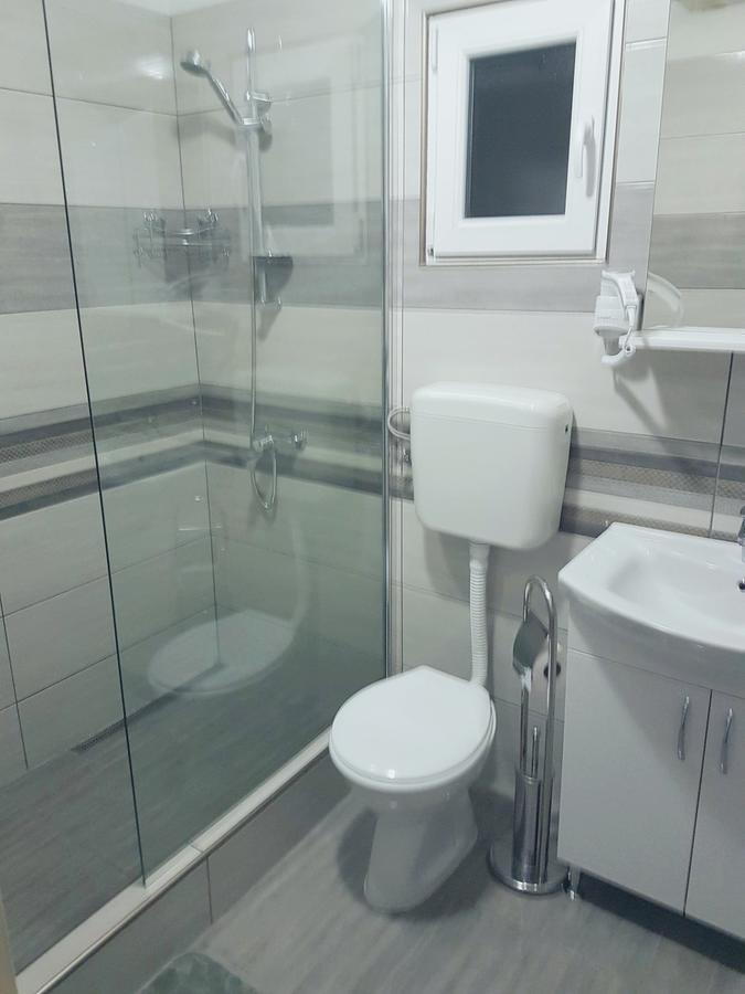 House Dado Hotel Jezerce Kültér fotó